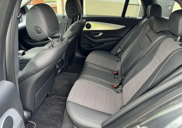 Mercedes-Benz Klasa E cena 149900 przebieg: 76000, rok produkcji 2019 z Łaskarzew małe 667